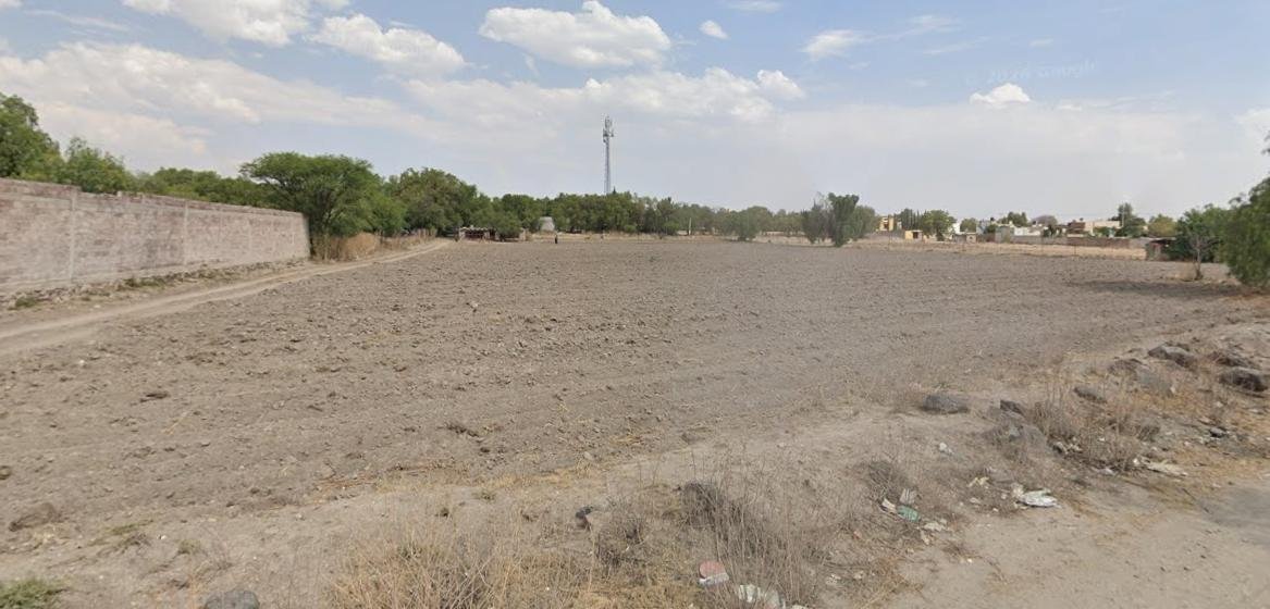 Lote con Servicios $1,950 por Metro Cuadrado