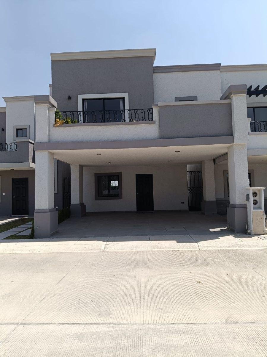 Casa Ampliada en Venta Opciones con Terreno Excedente y en Esquina