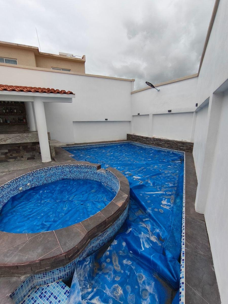 Casa con Alberca